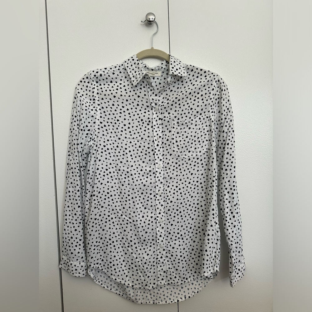 Beach lunch lounge heart print button down top
